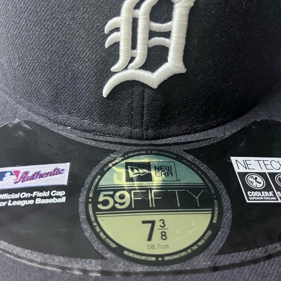 New Era Black Baseball Cap - Picture 2 of 2